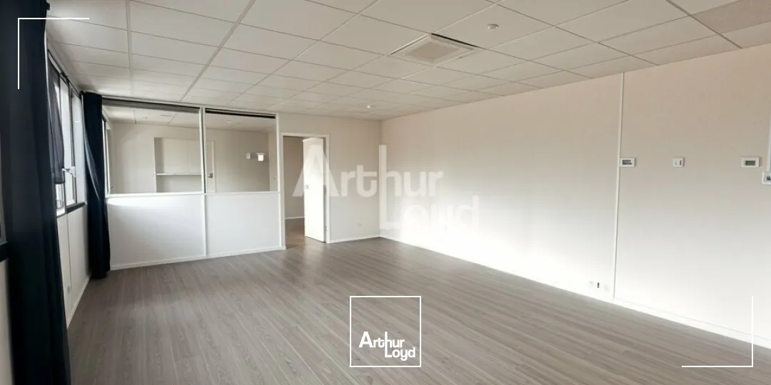 À LOUER  BUREAU DE 51m2 À TECHNOLAC