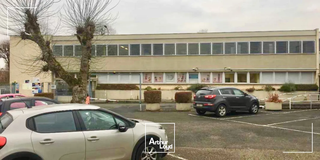 Surfaces de bureaux à la location de 38 m2 à 146 m2 et entrepôt de 70m2 à Senlis