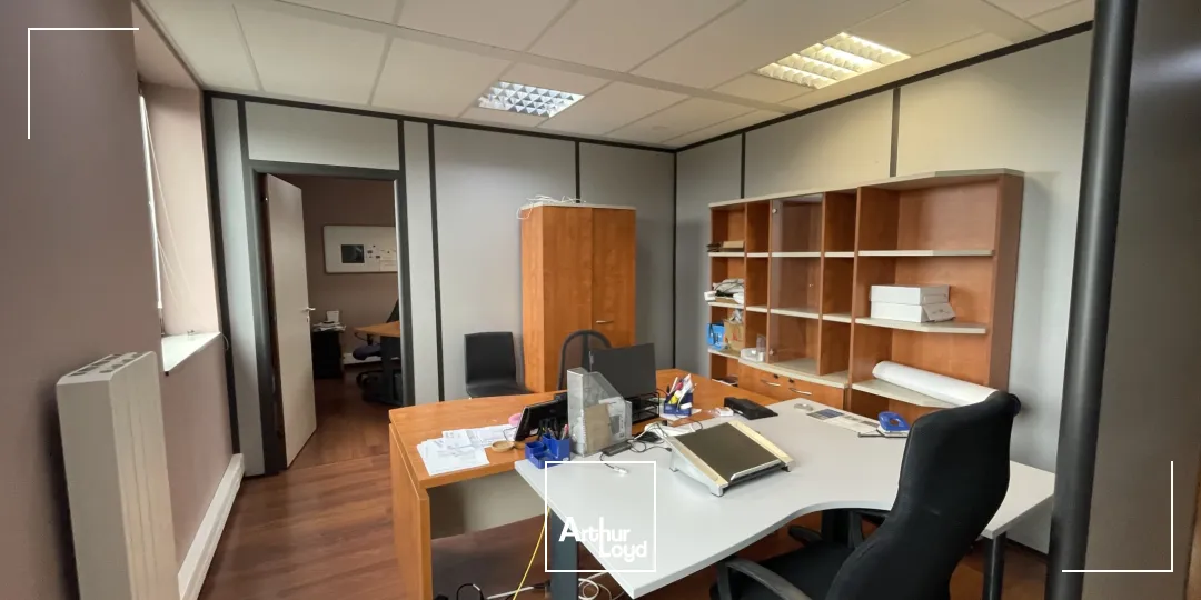 Bureaux à Louer ou à Vendre - Plateau Lumineux de 125 m² avec Parking - Accès Rocade Nord-Ouest