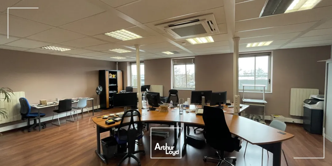 Bureaux à Louer ou à Vendre - Plateau Lumineux de 125 m² avec Parking - Accès Rocade Nord-Ouest