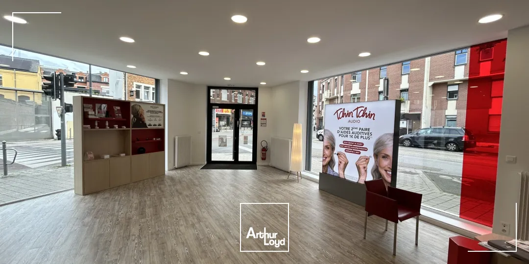 Local commercial à louer pignon sur l'Avenue de Dunkerque à Lomme. Opportunité à saisir ! 