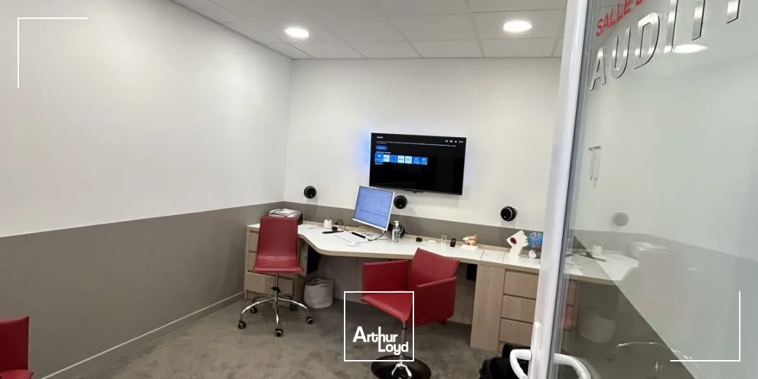 Local commercial à louer pignon sur l'Avenue de Dunkerque à Lomme. Opportunité à saisir ! 