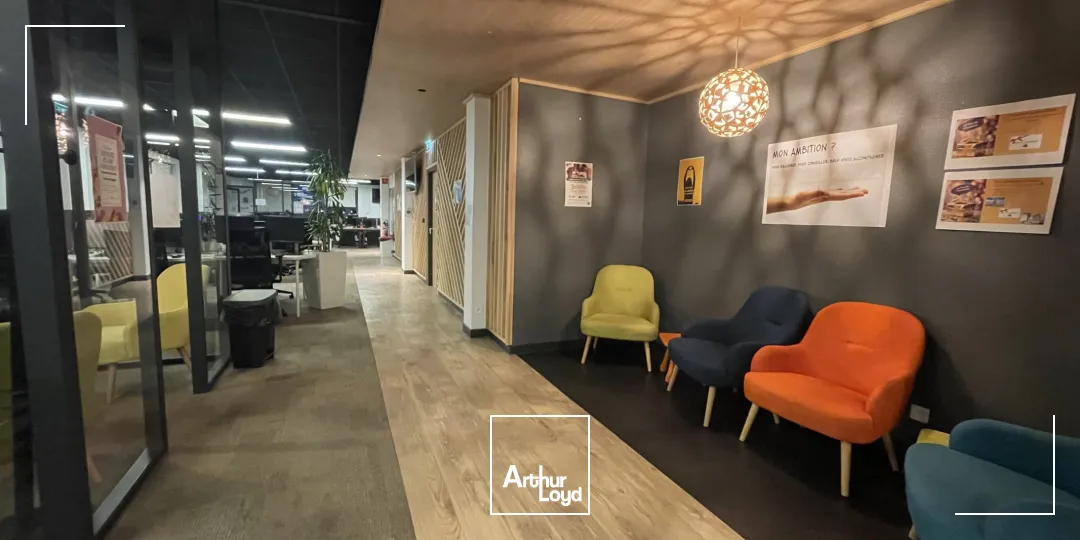 EURADOUAI à toute proximité de la gare, bel immeuble de bureaux à vendre ou à louer 