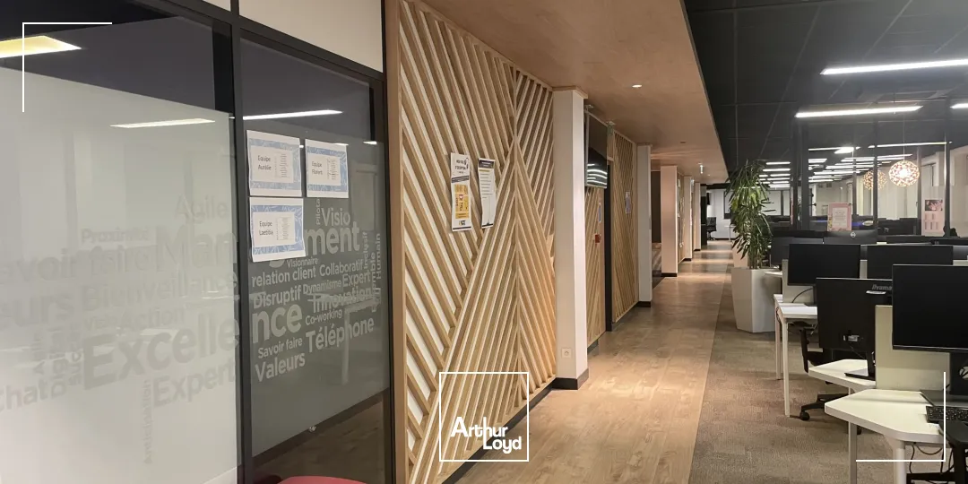 EURADOUAI à toute proximité de la gare, bel immeuble de bureaux à vendre ou à louer 