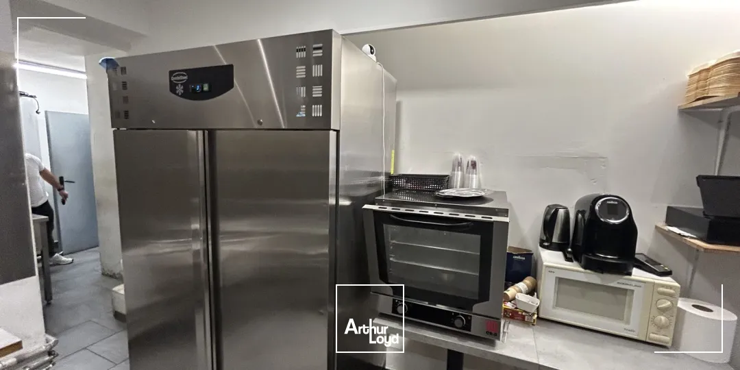 Local commercial 132 m² à louer à Lille - Idéal restauration avec vitrine et fort flux piéton