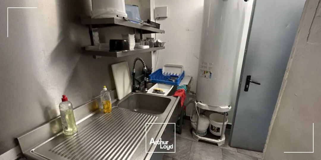 Local commercial 132 m² à louer à Lille - Idéal restauration avec vitrine et fort flux piéton