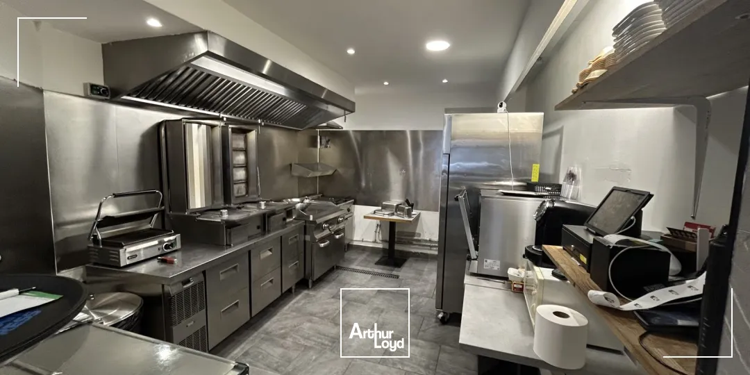 Local commercial 132 m² à louer à Lille - Idéal restauration avec vitrine et fort flux piéton