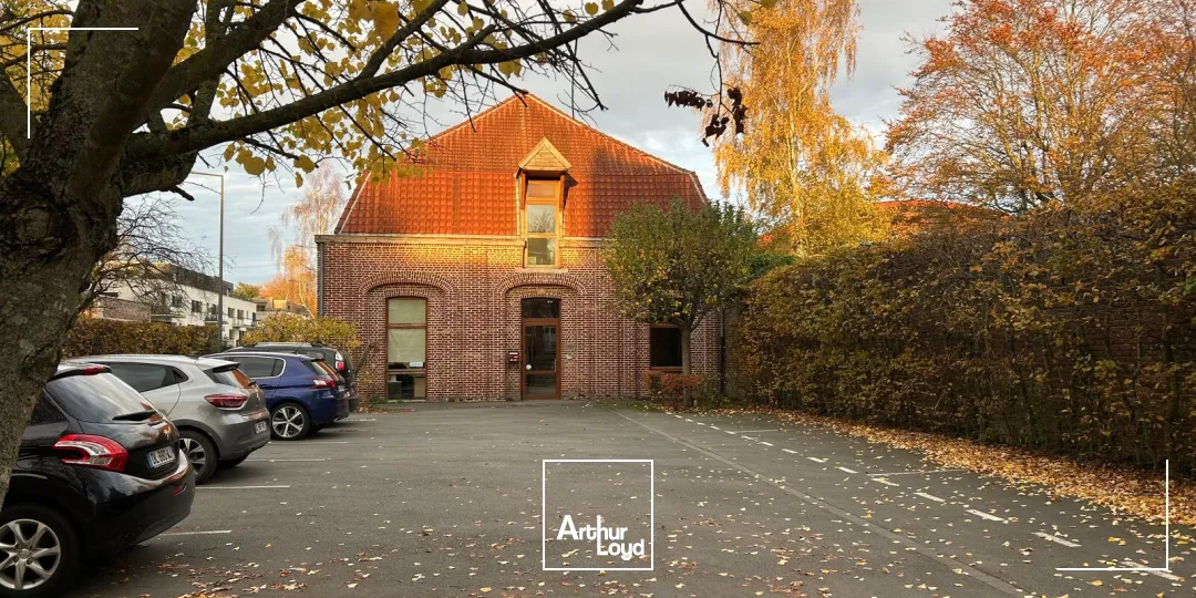 Immeuble de bureaux indépendant à vendre - Visibilité, accessibilité et stationnement aux portes de Lille