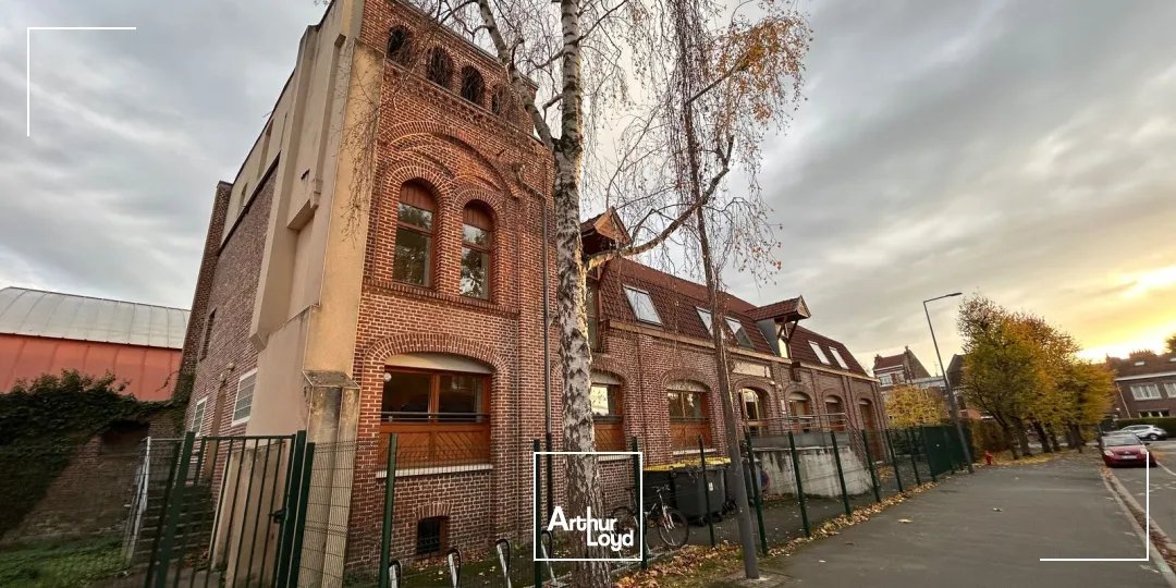 Immeuble de bureaux indépendant à vendre - Visibilité, accessibilité et stationnement aux portes de Lille