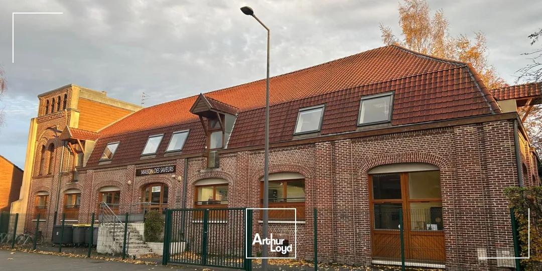 Immeuble de bureaux indépendant à vendre - Visibilité, accessibilité et stationnement aux portes de Lille