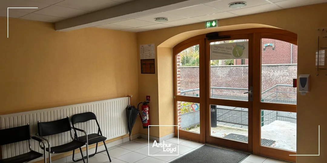 Immeuble de bureaux indépendant à vendre - Visibilité, accessibilité et stationnement aux portes de Lille