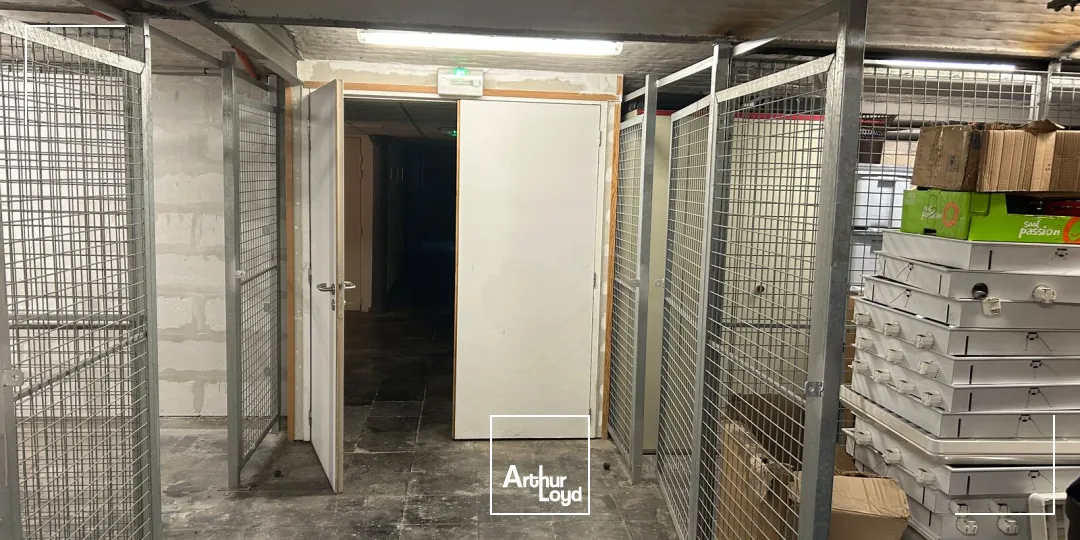 Immeuble de bureaux indépendant à vendre - Visibilité, accessibilité et stationnement aux portes de Lille