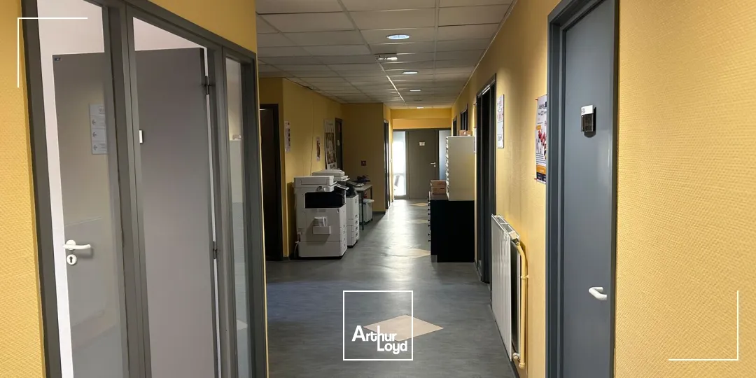 Immeuble de bureaux indépendant à vendre - Visibilité, accessibilité et stationnement aux portes de Lille