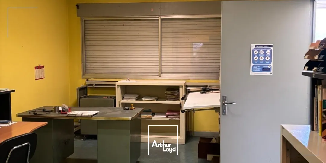 A vendre - Bâtiments d'activités indépendant avec quai - Décines Charpieu