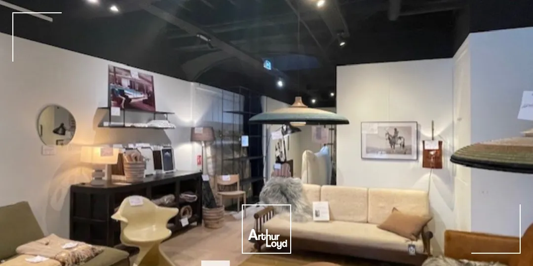 A louer - Local commercial lumineux quais de Saône - Lyon 2ème 