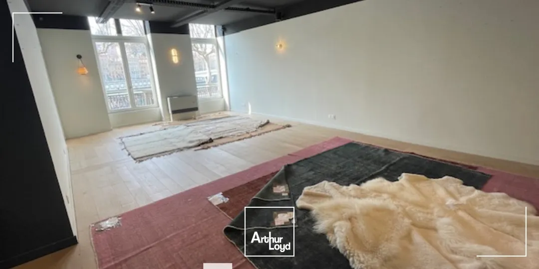 A louer - Local commercial lumineux quais de Saône - Lyon 2ème 