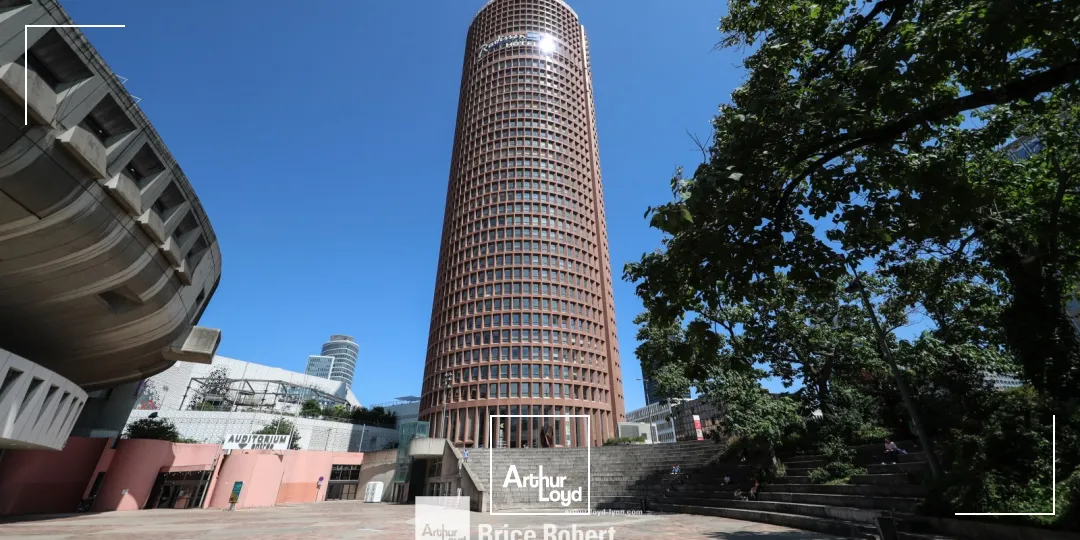 A louer - TOUR PART DIEU - Bureaux au R+30 dans l'immeuble emblématique de la 