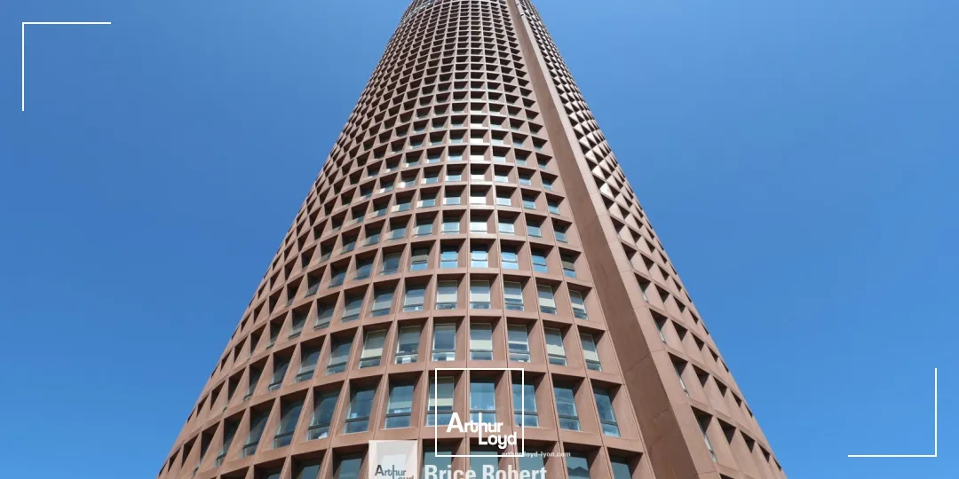 A louer - TOUR PART DIEU - Bureaux au R+30 dans l'immeuble emblématique de la 