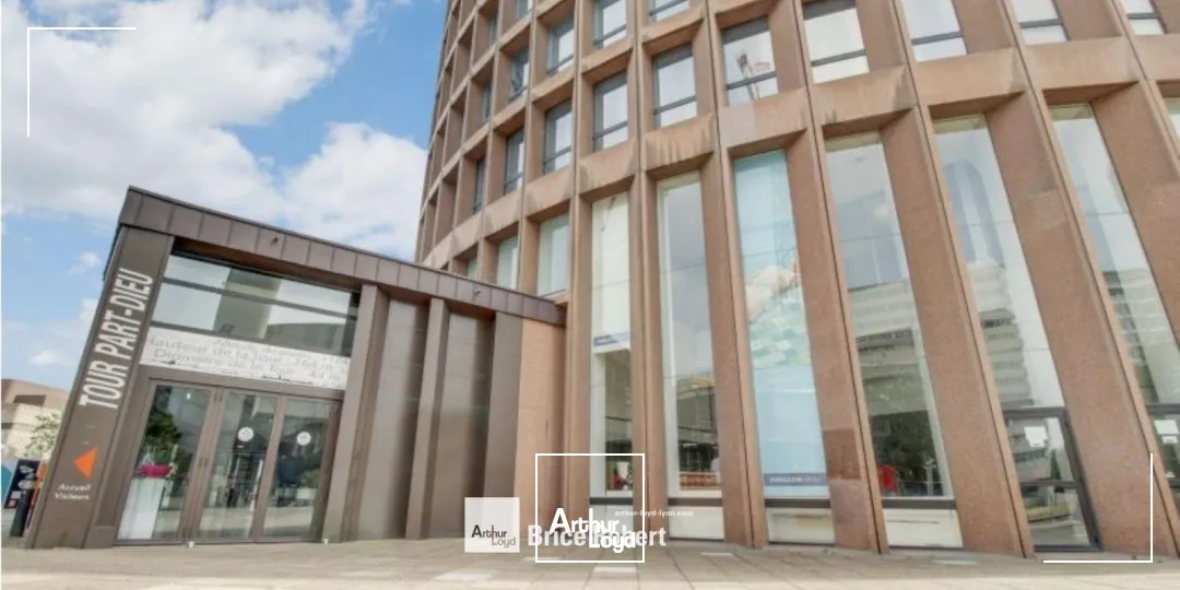 A louer - TOUR PART DIEU - Bureaux au R+30 dans l'immeuble emblématique de la 