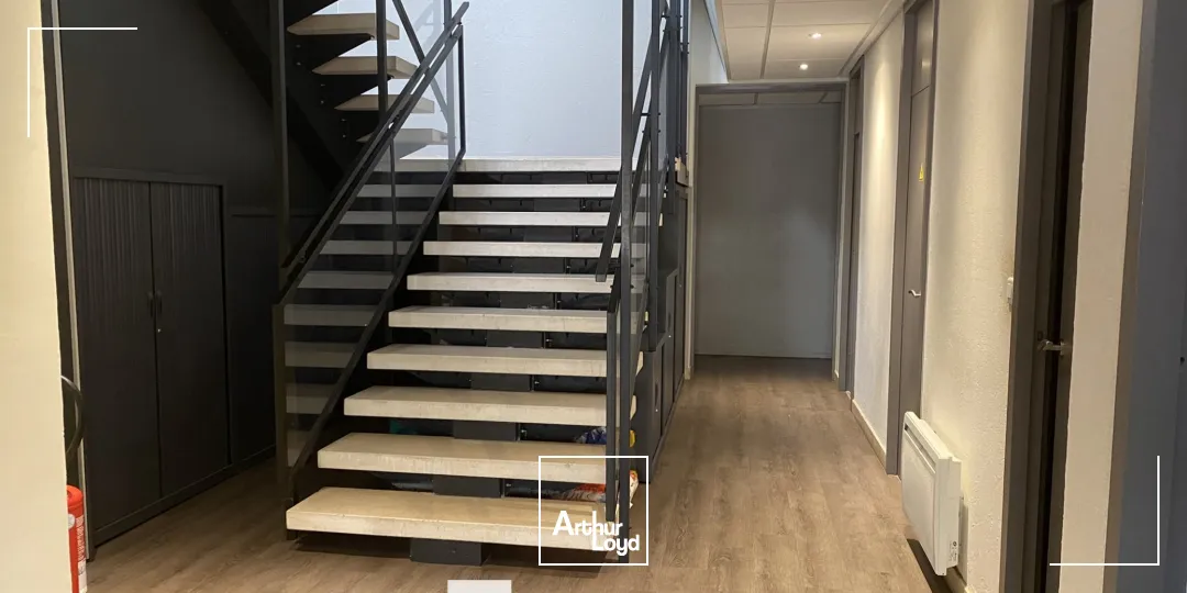 Bureaux - Vente - L'ISLE D'ABEAU - 38080 - 676-1394 - 7581970