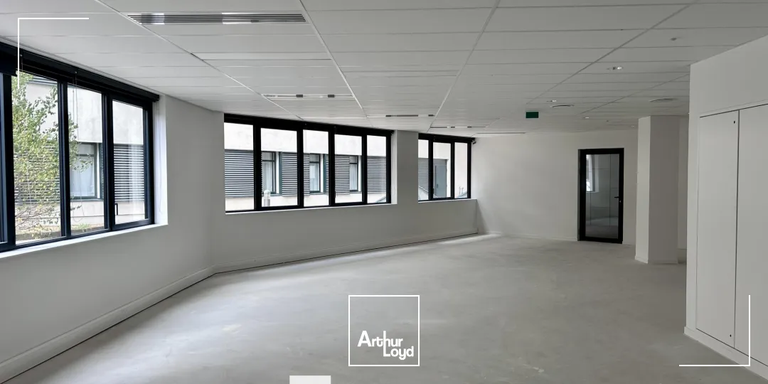 A vendre - LE BRIDGE - Bureaux bénéficiant de loggias, terrasses et/ou balcons - Tassin la demi-lune