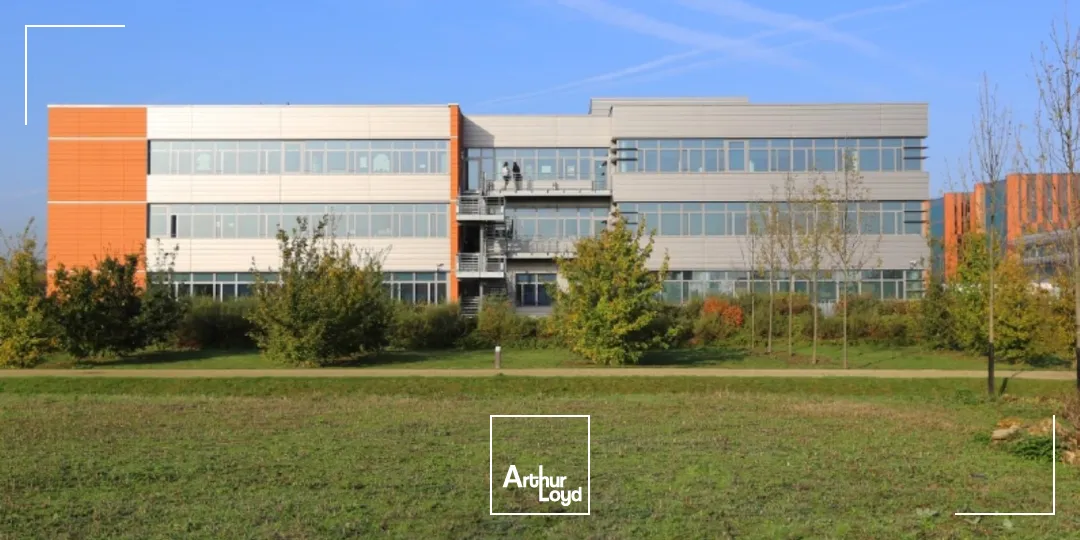 Bureaux neufs à louer à Gennevilliers - Nombreux parkings