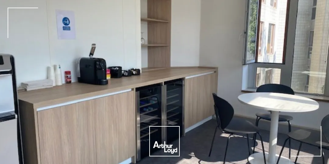 Bureaux à louer lumineux à Colombes proche La Défense et ERP possible