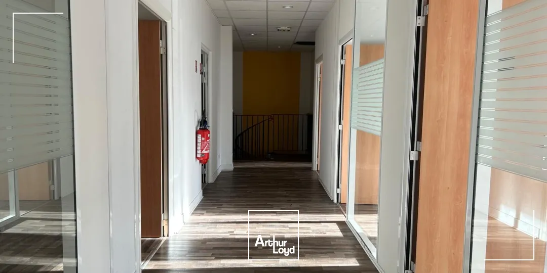 Opportunité d'acquisition de locaux d'activité, rapidement accessibles depuis Paris