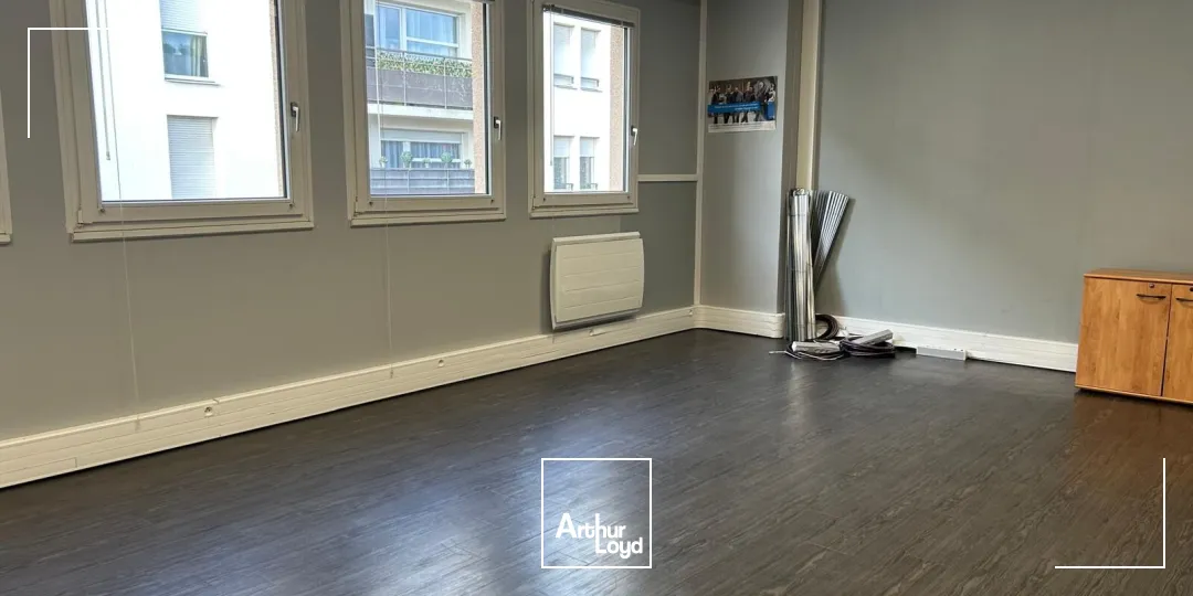 Opportunité d'acquisition de locaux d'activité, rapidement accessibles depuis Paris