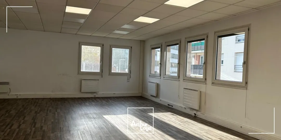 Opportunité d'acquisition de locaux d'activité, rapidement accessibles depuis Paris