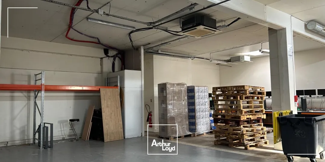 Opportunité d'acquisition de locaux d'activité, rapidement accessibles depuis Paris