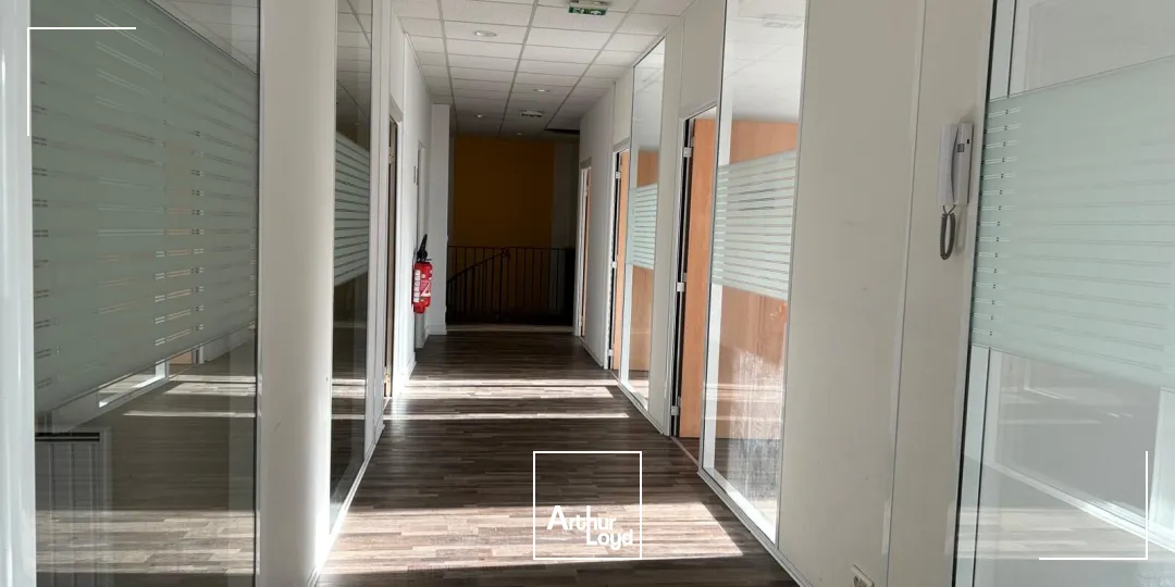 Opportunité d'acquisition de locaux d'activité, rapidement accessibles depuis Paris