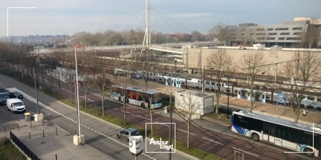 Bureaux - Location - MONTIGNY LE BRETONNEUX - 78180 - 755.8-755.8 - 7582393