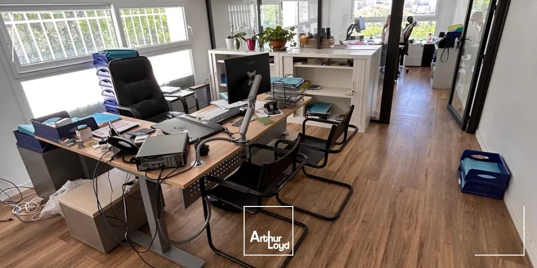 Locaux d'activité & Entrepôts - Vente - MARSEILLE - 13015 - 0-694.97 - 7582467