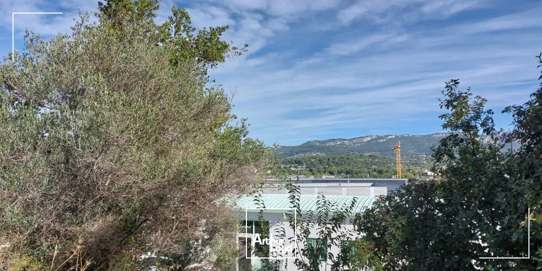 Local commercial/d'activités rénové à vendre ou à louer - Les Playes - La Seyne