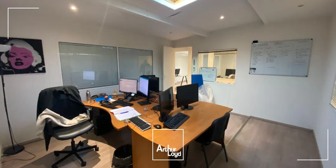 Local d'activités avec bureaux à vendre - ZFU - 13016 Marseille