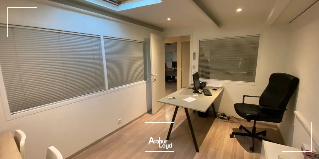 Local d'activités avec bureaux à vendre - ZFU - 13016 Marseille