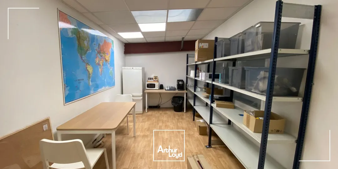 Local d'activités avec bureaux à vendre - ZFU - 13016 Marseille