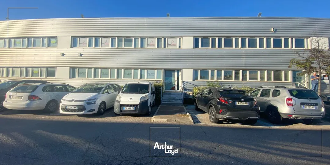 Local d'activités avec bureaux à vendre - ZFU - 13016 Marseille