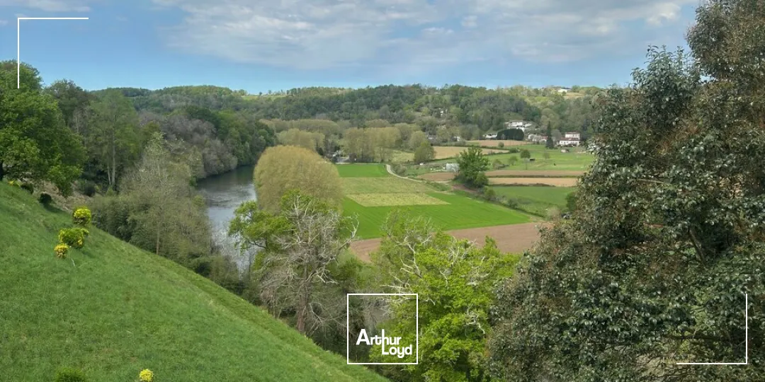 PROCHE BAYONNE - Restaurant et chambres de charme avec beaucoup de potentiel