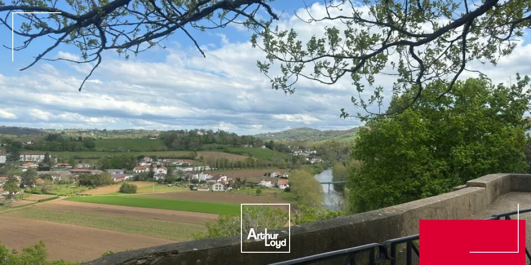 PROCHE BAYONNE - Restaurant et chambres de charme avec beaucoup de potentiel