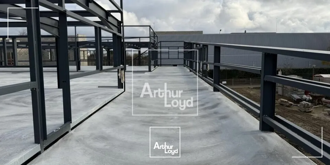 Cellules commerciales / Bureaux proche RER A LOGNES !