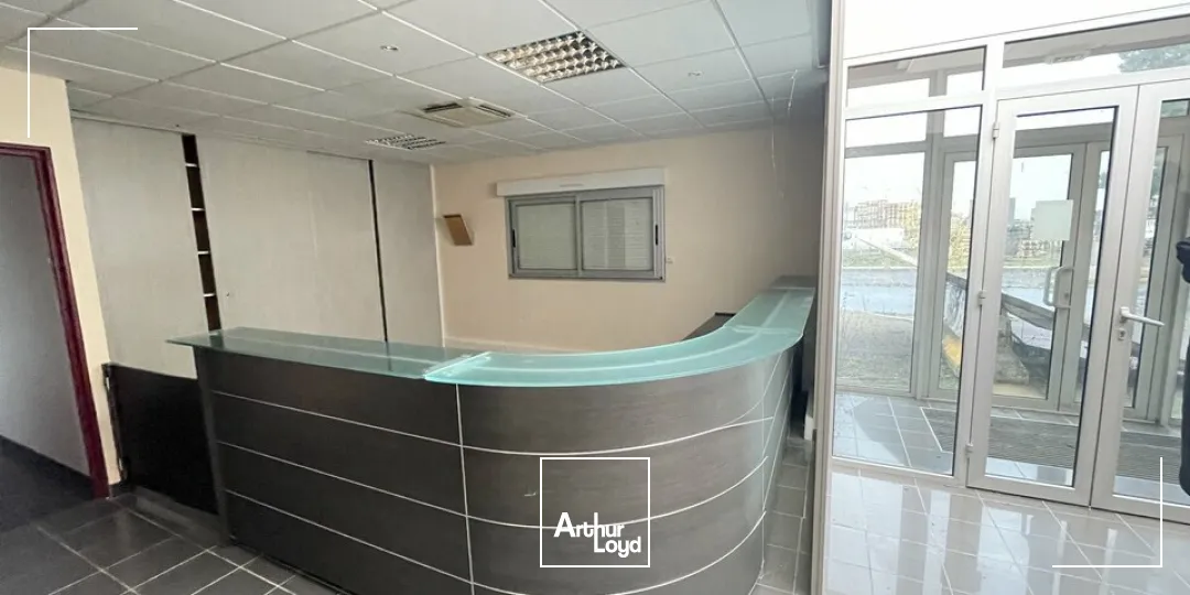 BUREAUX 450 M² À LOUER  IMMEUBLE RÉCENT, ACCESSIBILITÉ OPTIMISÉE