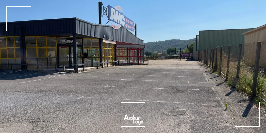 LOCAUX D'ACTIVITES AVEC HALL EXPOSITION A LOUER - SECTEUR ALES