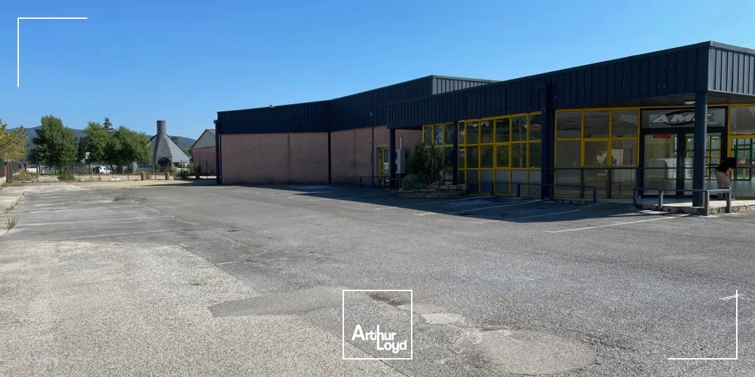 LOCAUX D'ACTIVITES AVEC HALL EXPOSITION A LOUER - SECTEUR ALES