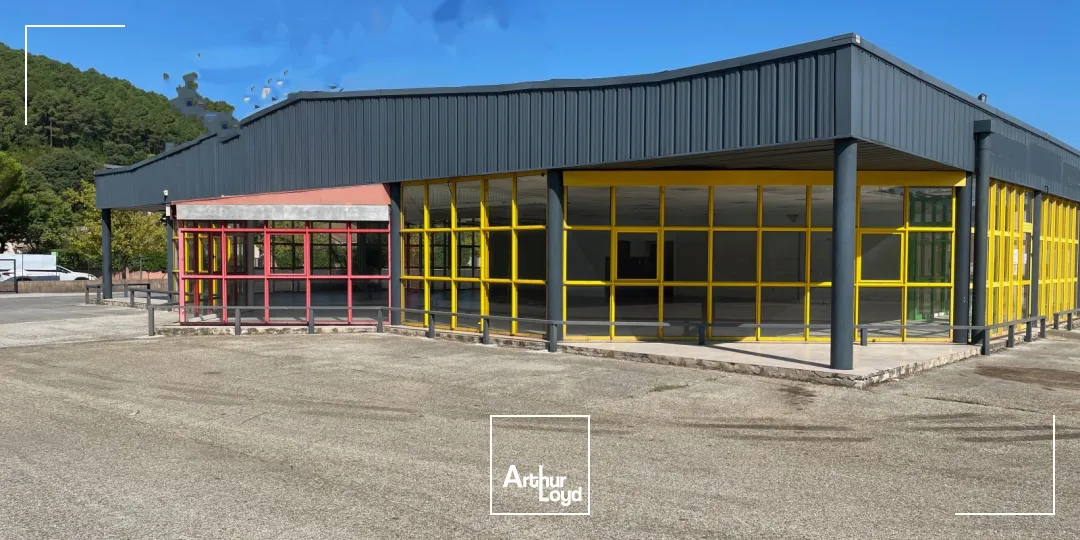 LOCAUX D'ACTIVITES AVEC HALL EXPOSITION A LOUER - SECTEUR ALES