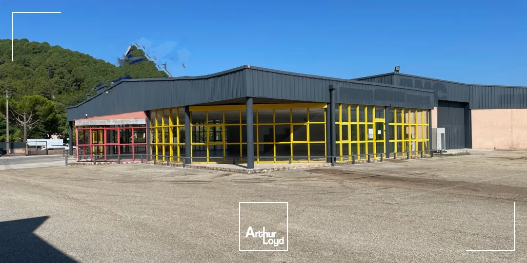 LOCAUX D'ACTIVITES AVEC HALL EXPOSITION A LOUER - SECTEUR ALES