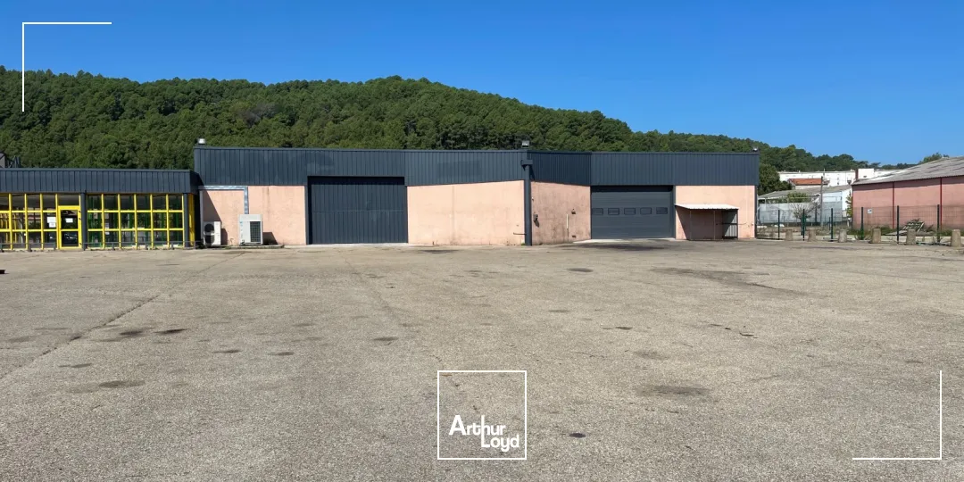 LOCAUX D'ACTIVITES AVEC HALL EXPOSITION A LOUER - SECTEUR ALES