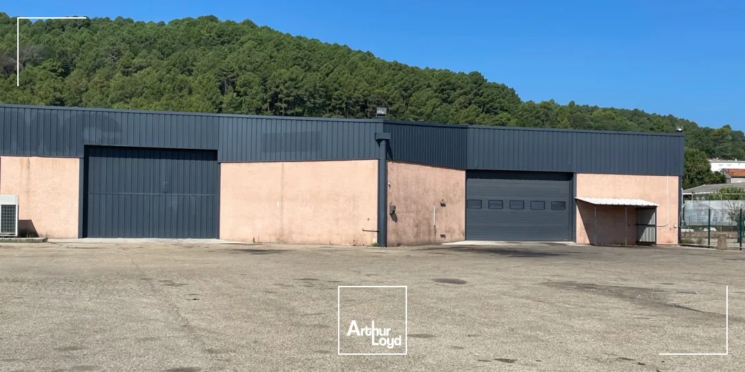 LOCAUX D'ACTIVITES AVEC HALL EXPOSITION A LOUER - SECTEUR ALES