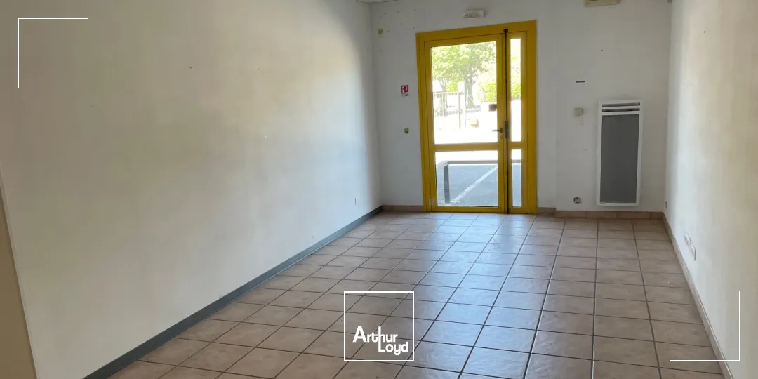 LOCAUX D'ACTIVITES AVEC HALL EXPOSITION A LOUER - SECTEUR ALES